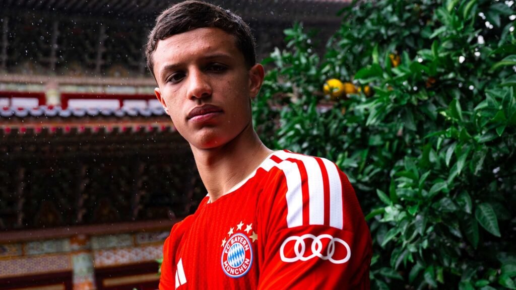 Cuiabano de 16 anos marca dois gols na estreia por projeto do Bayern de Munique